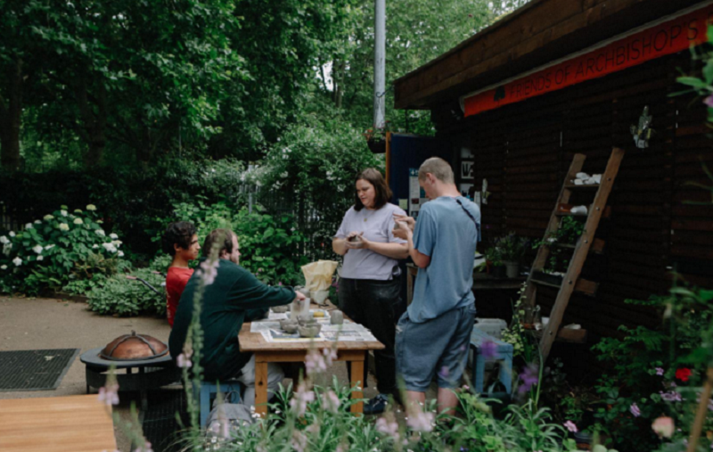 Workshop with Rachael from Mud Gang with Roots and Shoots at Friends of Archbishop's Park